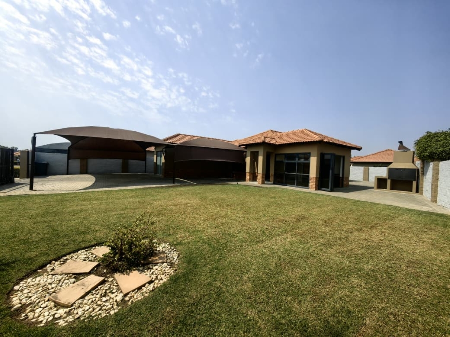 4 Bedroom Property for Sale in Hexrivier Lifestyle Estate North West
